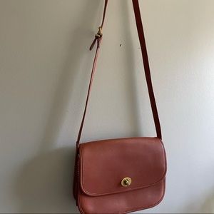 |sold| Vintage coach leather shoulder bag